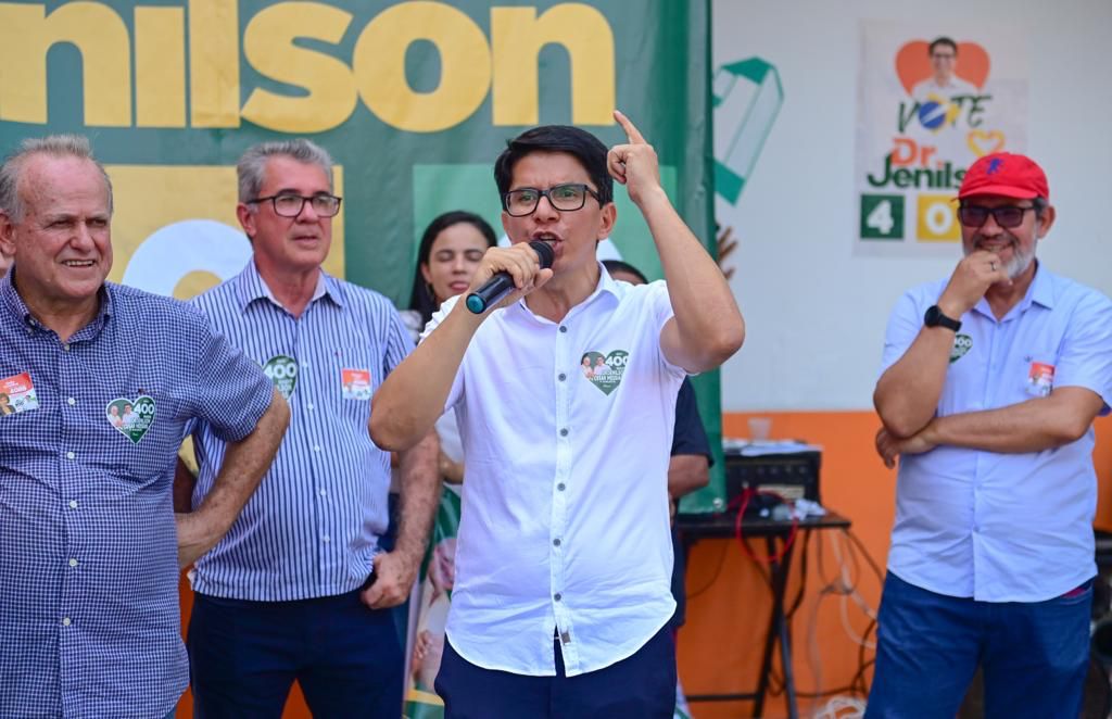 “Vamos sair daqui com a maior votação de senador porque o povo sabe escolher”, diz Dr. Jenilson ao inaugurar comitê no Juruá